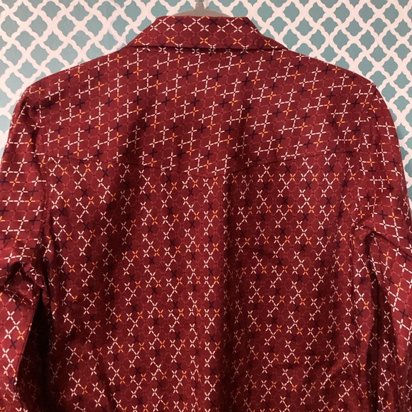 Cinch Women's Burgundy Patterned Button Down Shirt Size Large - Picture 6 of 10